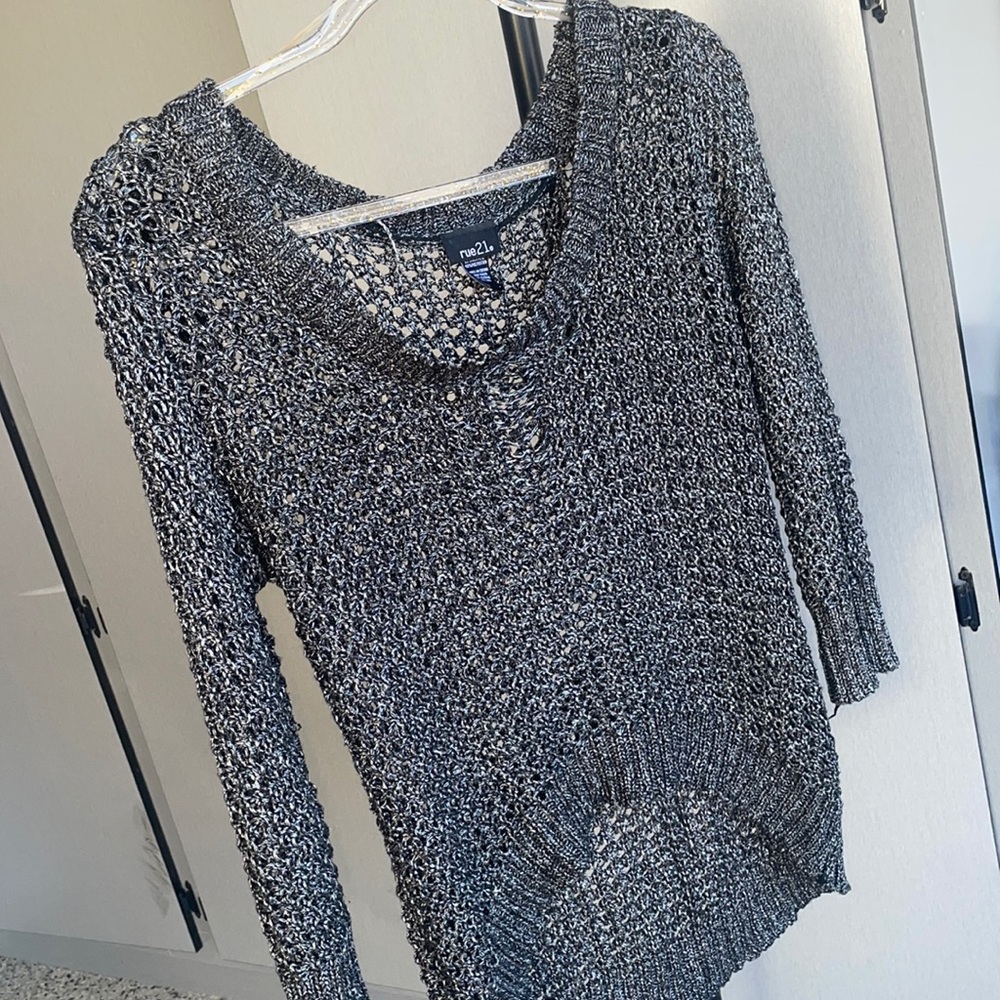 Womans size XL RUE 21 silver and black tunic sweater